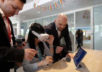 How We Are Using Logitech MX Ink to Transform Dental Education with DentiXR