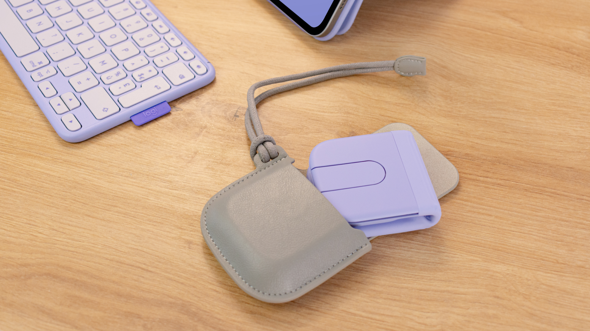 Mobi Fold Pouch | Logitech