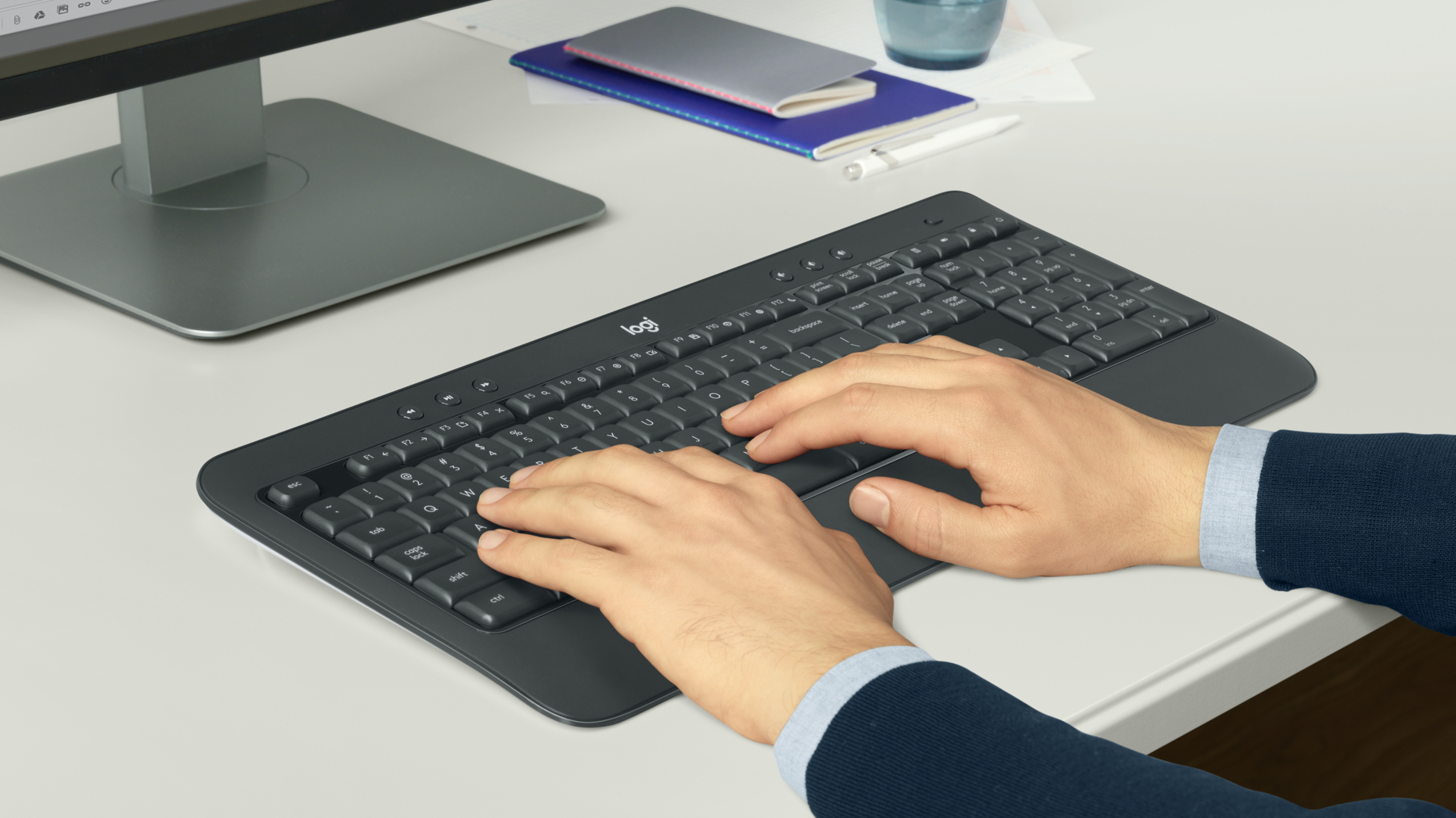 Logitech MK540 Advanced Wireless Keyboard & Mouse Combo - Full Size Scissor Keys