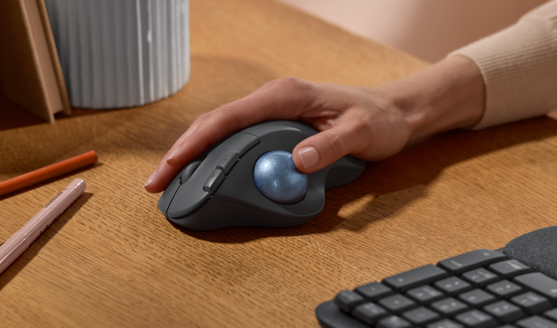 ERGO M575 Wireless Trackball Mouse for Business | Logitech