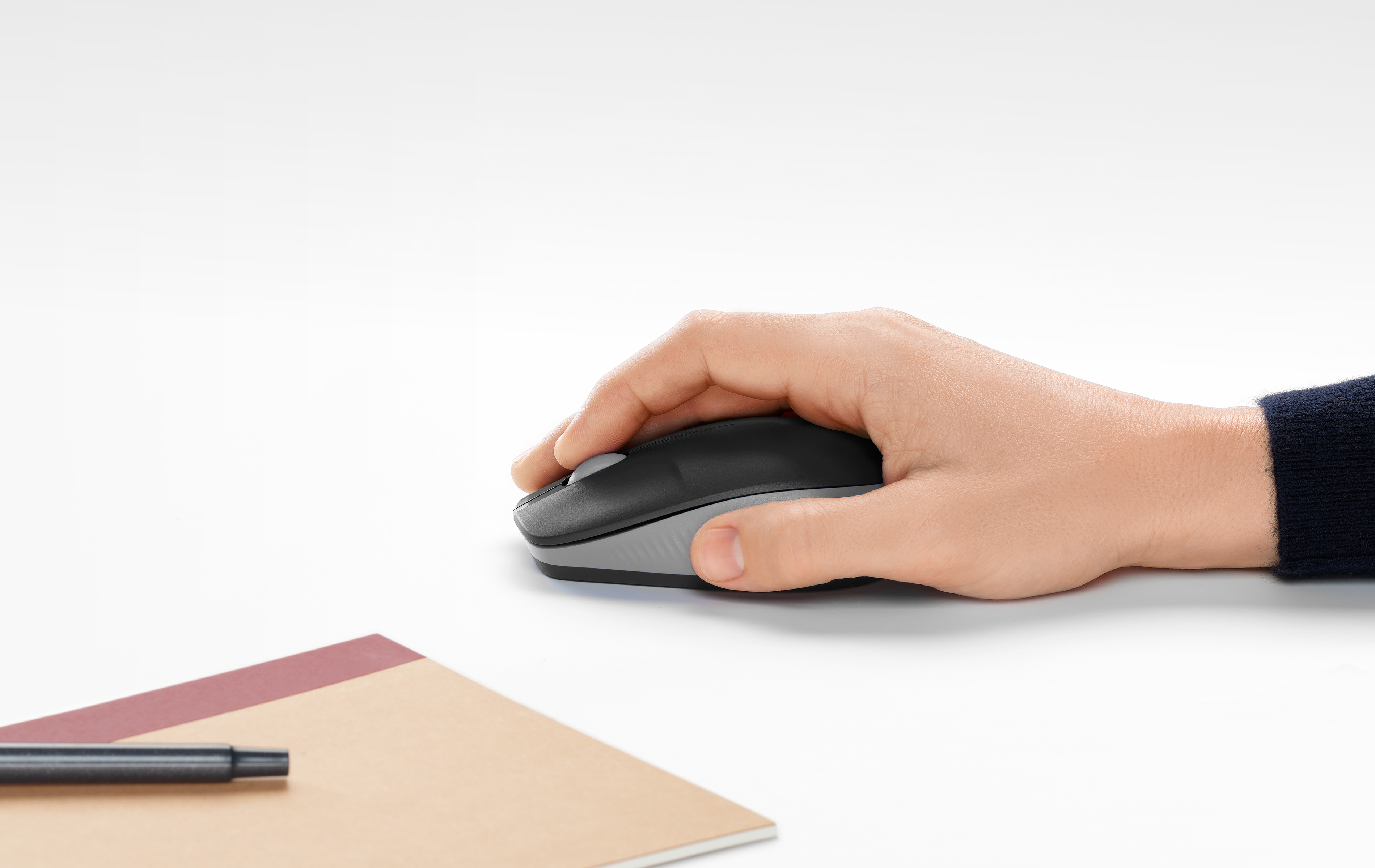 Logitech M190 Wireless Mouse - Full Size Curve Design