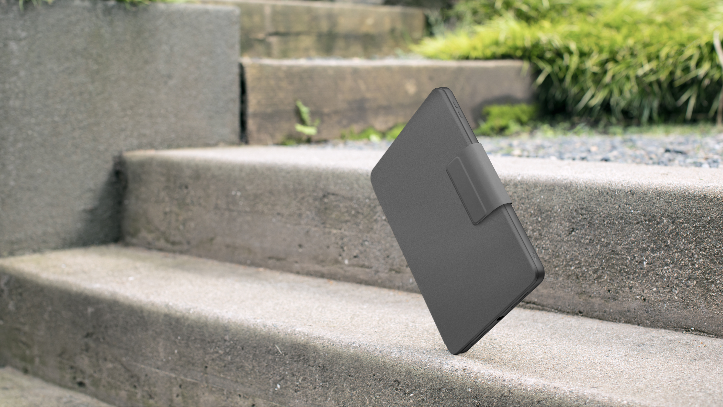 【さんどら】Logicool RUGGED FOLIO rugged-folio-gallery1-us.png