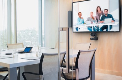 Sala de reuniões com o Logitech Rally